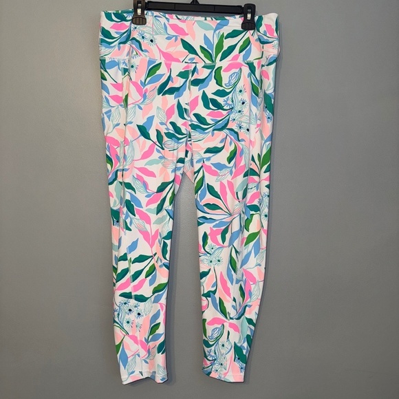 RARE Lilly Pulitzer Upf 50+ Luxletic 24" Weekender High Rise Midi Size XXL - Picture 2 of 5